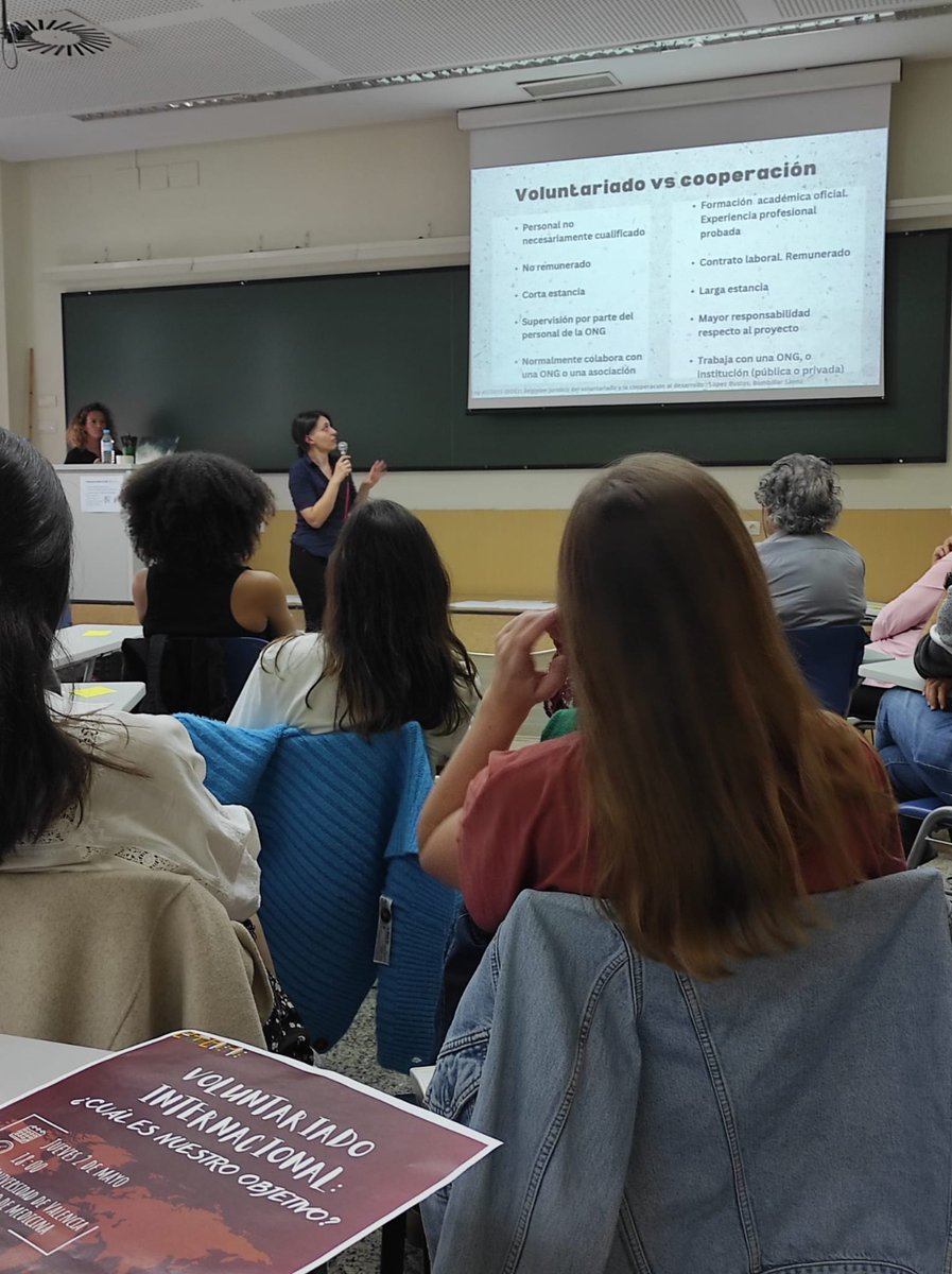 capcaleravlc's tweet photo. ¿Se ejerce un paternalismo e  infantilización de la población?

¿Con qué estereotipos venimos desde nuestro continente? ¿Los estamos reforzando?

Profundizamos sobre la influencia colonial de estas acciones, la romantización d la pobreza y la violación d la privacidad de menores https://t.co/OjiFnUe71P