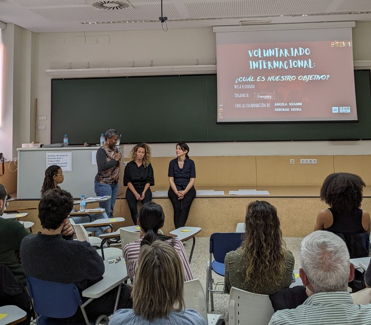 capcaleravlc's tweet photo. ¿Se ejerce un paternalismo e  infantilización de la población?

¿Con qué estereotipos venimos desde nuestro continente? ¿Los estamos reforzando?

Profundizamos sobre la influencia colonial de estas acciones, la romantización d la pobreza y la violación d la privacidad de menores https://t.co/OjiFnUe71P