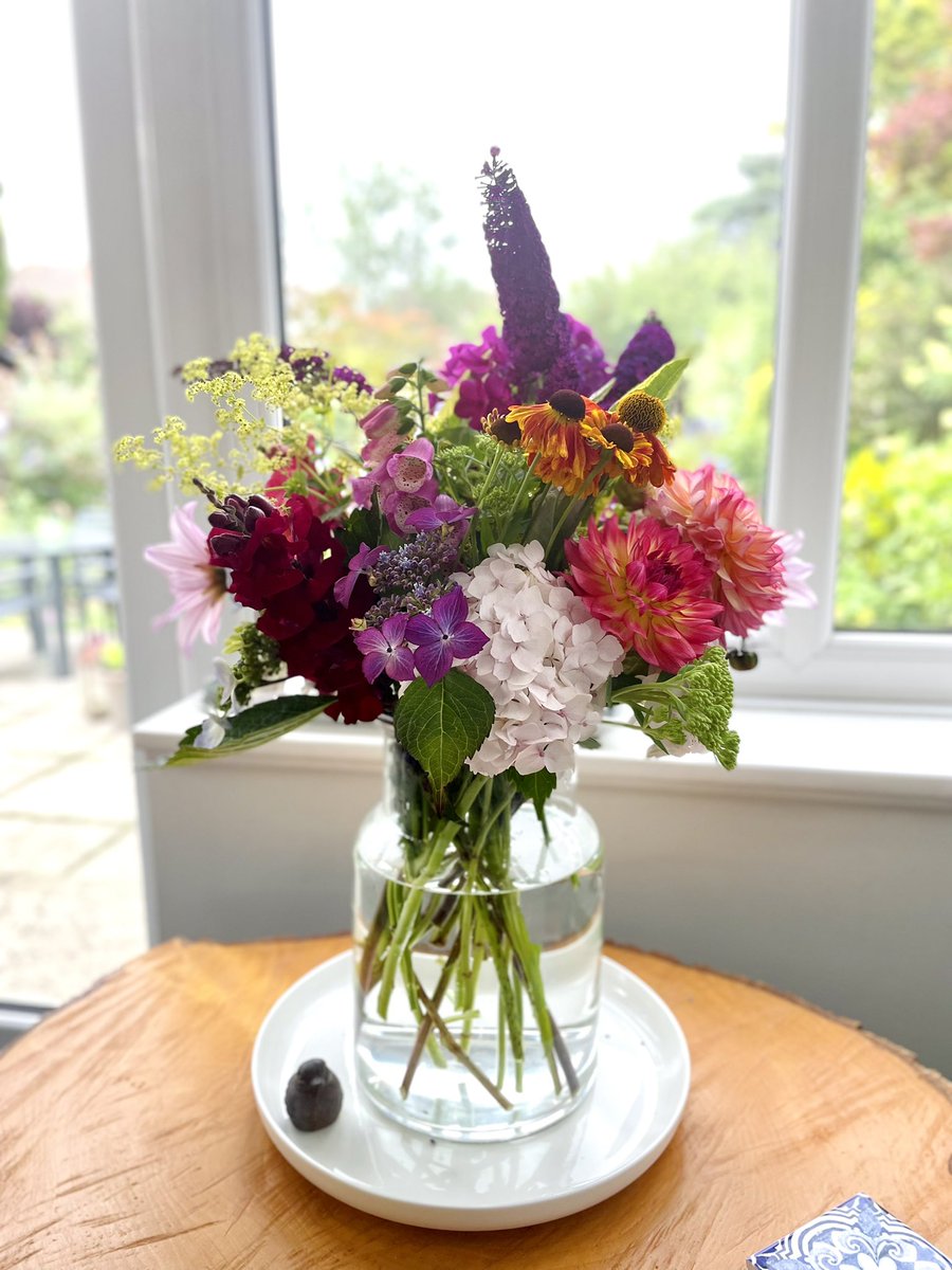 Scooped up some stems before the rain. Mid July garden bounty 🙌🏻