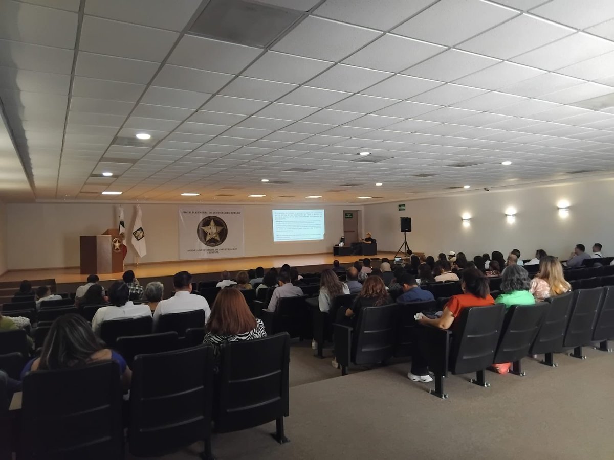 Para celebrar el día del abogado y siguiendo la instrucción del Gobernador <a href="/AlfonsoDurazo/">Alfonso Durazo</a>, de abatir el rezago de asuntos laborales, se llevo a cabo capacitación en materia laboral para las Juntas de Conciliación y Arbitraje del Estado.