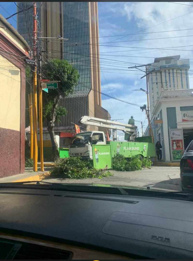 Ramnier's tweet photo. Lo que hicieron hoy en Carabobo es criminal, estamos en manos de delincuentes, si hacen esto a la vista de todos sin ningún cargo de conciencia, no puedo ni imaginar lo que son capaces de hacer cuando nadie los ve. Venezuela debe superar esta etapa macabra en la que nos metieron! https://t.co/9PLitPTxcy