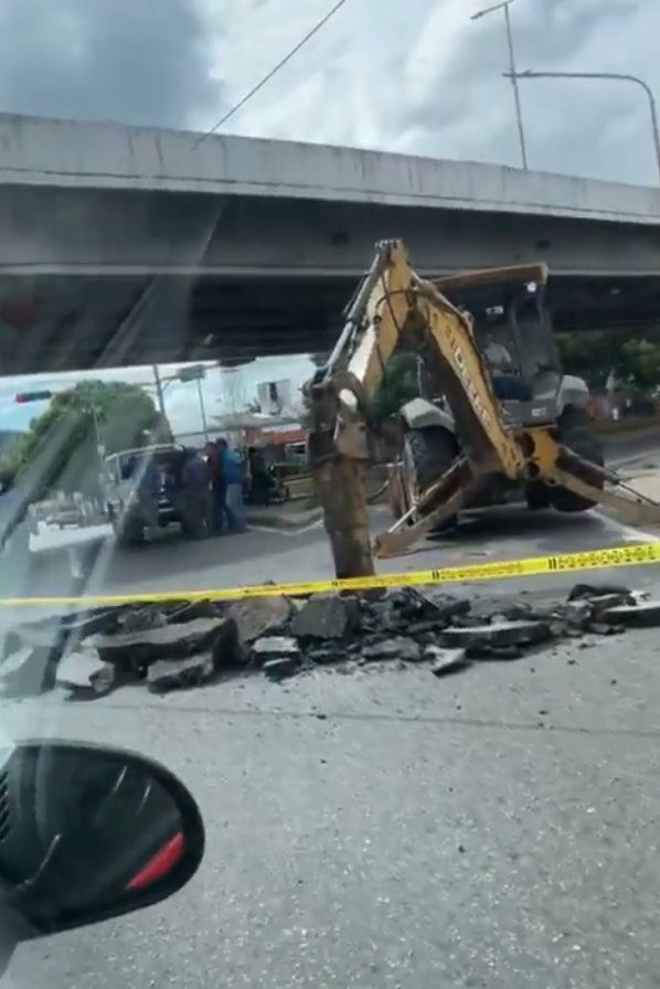 Ramnier's tweet photo. Lo que hicieron hoy en Carabobo es criminal, estamos en manos de delincuentes, si hacen esto a la vista de todos sin ningún cargo de conciencia, no puedo ni imaginar lo que son capaces de hacer cuando nadie los ve. Venezuela debe superar esta etapa macabra en la que nos metieron! https://t.co/9PLitPTxcy