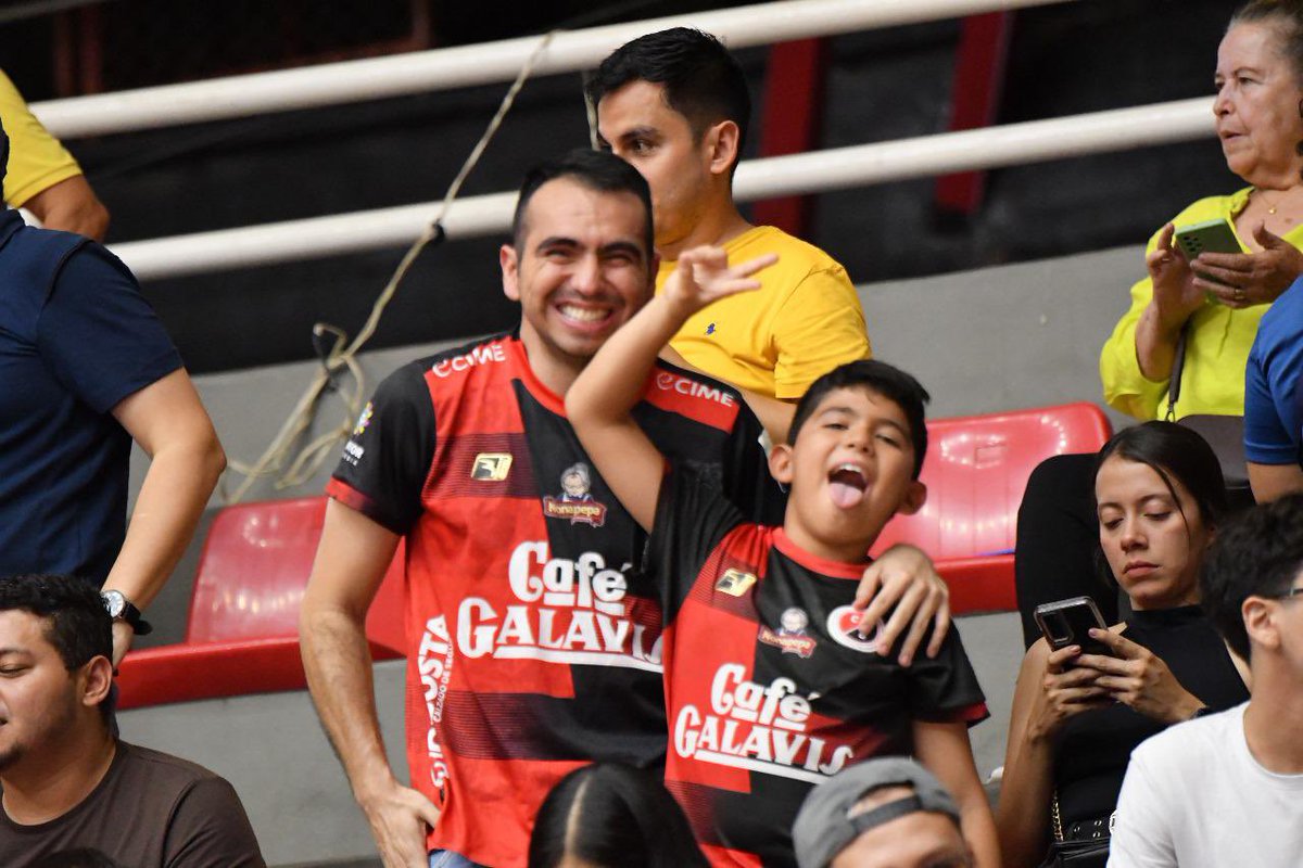 Por el momento disfrutar el deporte de mi #cucuta en basquet.