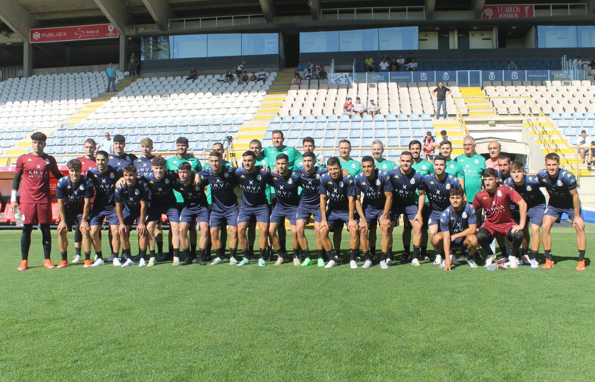 OdeiCalzn's tweet photo. Arrancamos! Trabajo e ilusión.
Ready for 24-25 ⚽️✅
 Vamos @CyDLeonesa ⚪️🔴 https://t.co/CsYOusxRM5