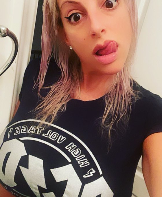 Showing off my wacky side before bed! 😉 Embracing the playful vibes tonight. #WackyNight #PlayfulVibes<a href="/tag/playfulvibes"class="tags"><span>#playfulvibes</span></a><a href="/tag/wackynight"class="tags"><span>#wackynight</span></a><a href="/tag/bedtimefun"class="tags"><span>#bedtimefun</span></a>