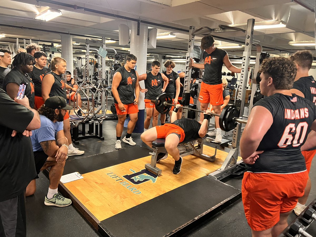 EDGYTIM's tweet photo. @RecruitTheNook @Minooka_Indians at the @DGS_Football Linemen Challenge https://t.co/2nmBvrEhPX