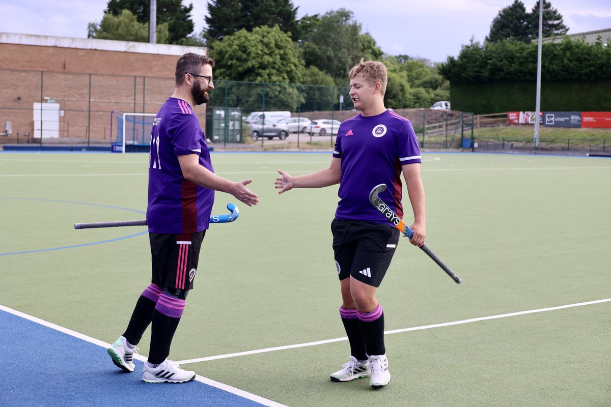 Will_Duffy13's tweet photo. Epic game against Winchester yesterday. 2-1 down and turned it around in the last few minutes - won 3-2 well done @portsmouth_h_c smashed it! Goals came from the Duffy’s - well done Dad😜  #hockey @GraysHockey @PitcheroGPS #speedhero #getfittergetfaster @EnglandHockey https://t.co/EKQ6MPcRLS