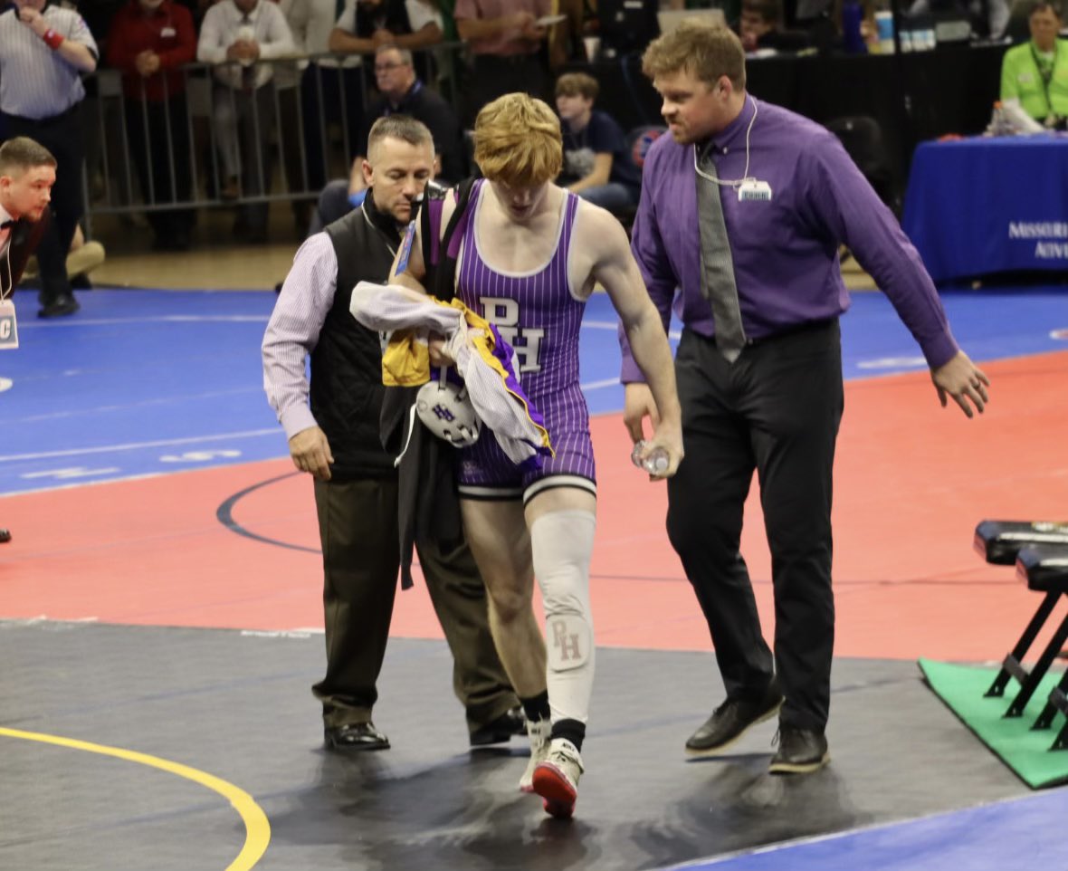 RoosterWrestle's tweet photo. Rooster and Chick Wrestling has 2 wrestlers competing at Fargo starting today!! Good luck Alana Thelin and Lane Snyder!! Fight for every point and widen the lead!! Get yourselves a 🛑!!! #FightTime https://t.co/WUqOdnb1WP