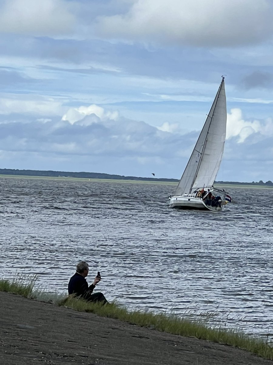 ElsLicht's tweet photo. #CAMrace2024 #zeilrace #LauwersoognaarNoorwegen #gestart #mooieluchten https://t.co/xx4PuGWeWw