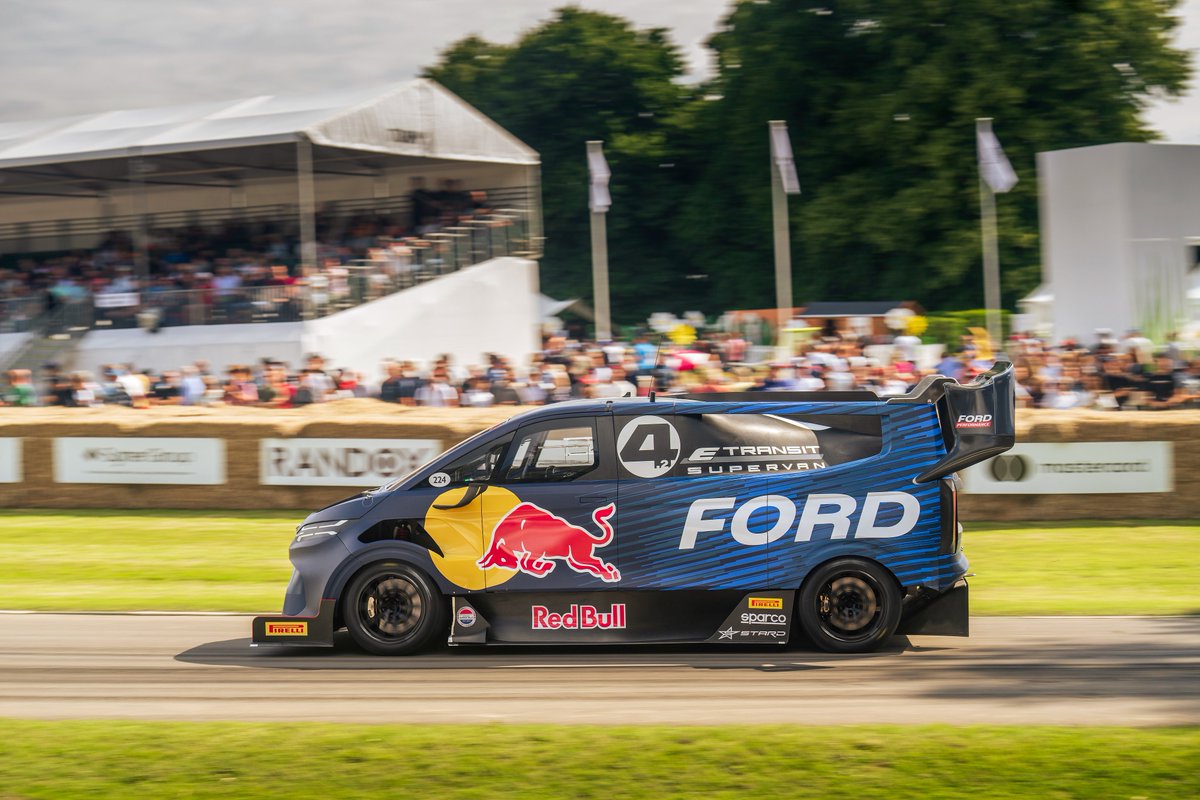Ford News Europe (@fordnewseurope) on Twitter photo After 30 years since the Ford Supervan 3 debut, will the Ford Electric SuperVan 4.2 come out on top at this Sunday's <a href="/fosgoodwood/">Goodwood FOS</a> Shoot-Out?
#FordElectricSuperVan #SuperVan #FoS #Goodwood #ElectricVehicle #EV After 30 years since the Ford Supervan 3 debut, will the Ford Electric SuperVan 4.2 come out on top at this Sunday's <a href="/fosgoodwood/">Goodwood FOS</a> Shoot-Out?
#FordElectricSuperVan #SuperVan #FoS #Goodwood #ElectricVehicle #EV