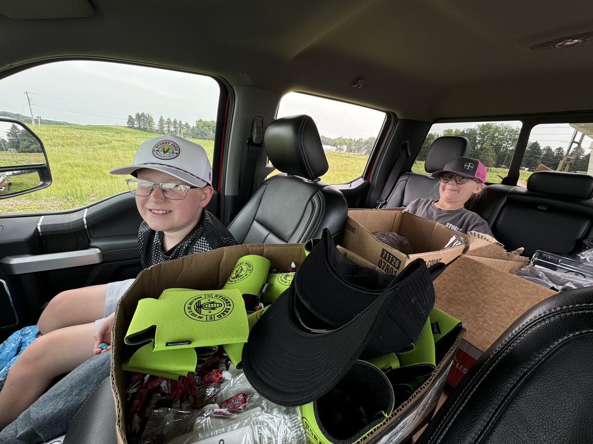 These two are parade ready! ⁦<a href="/Asgrow_DEKALB/">DEKALB Asgrow Seed</a>⁩ ⁦<a href="/pivotbio/">Pivot Bio</a>⁩ ⁦<a href="/bw_fusion/">BW Fusion</a>⁩