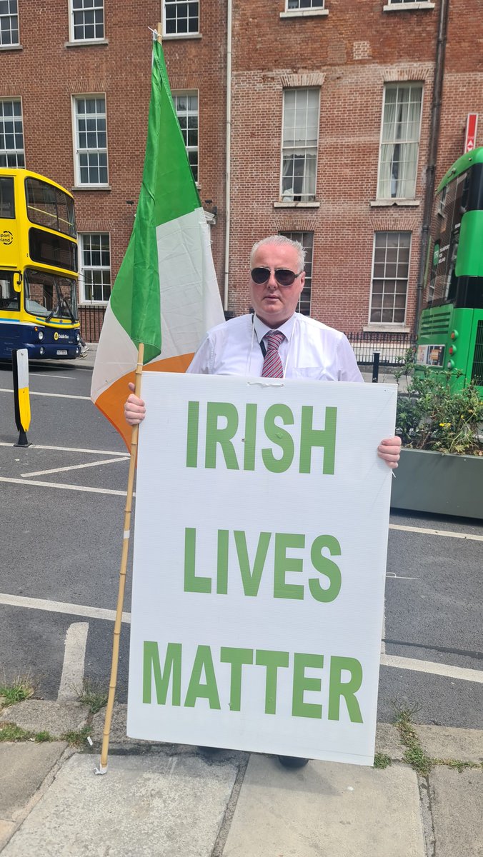BrianGarrigan's tweet photo. Good day at the Garden of Remembrance, Ireland Is Full #IrishLivesMatter https://t.co/0TOqyVOIwp