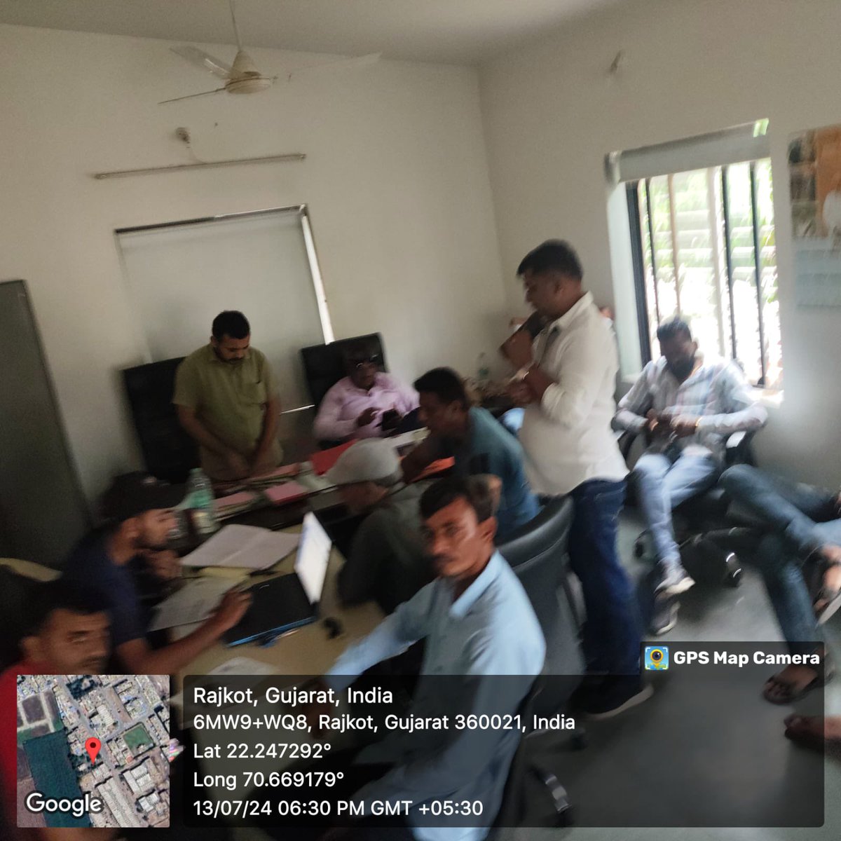 ParagVasoya8's tweet photo. આજ રોજ @DDORAJKOT1 સાહેબ ની સૂચના મુજબ અને @LodhikaTdo સાહેબ ના માર્ગ દર્શન મુજબ મેટોડા ગ્રામ પંચાયત દ્વવારા આસ્થા સોસાયટી માં રાત્રી કેમ્પ કરી વેરા વસુલાત નું આયોજન કરવા માં આવીયુ https://t.co/jF9cgXZs3H