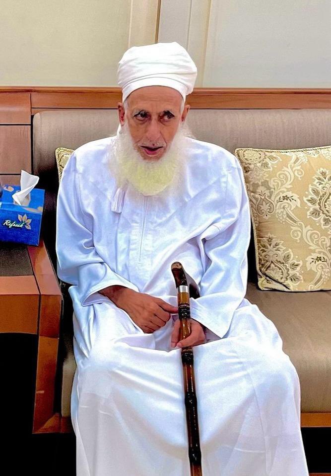 #صورة حديثة لسماحة الشيخ الوالدالعلامة/ #أحمد_بن_حمد_الخليلي  حفظه الله وبارك في عمره ومتعه بالصحة والعافية.