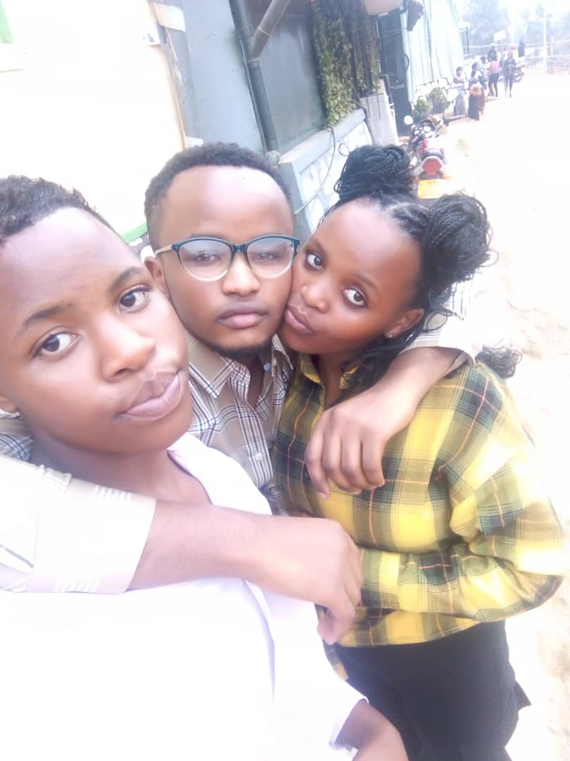 agapome's tweet photo. Aho gukama inka igutera imigeri
Wakama kuzarubanda zituje🤔🤔
Kuko iyo inka igutera imigeri iba ifite umushumba imenyereye shaweee🤣🤣🤣🤣🤣🤣🤣🤣 
Only legend 🤣 https://t.co/D8gOGGwtAg