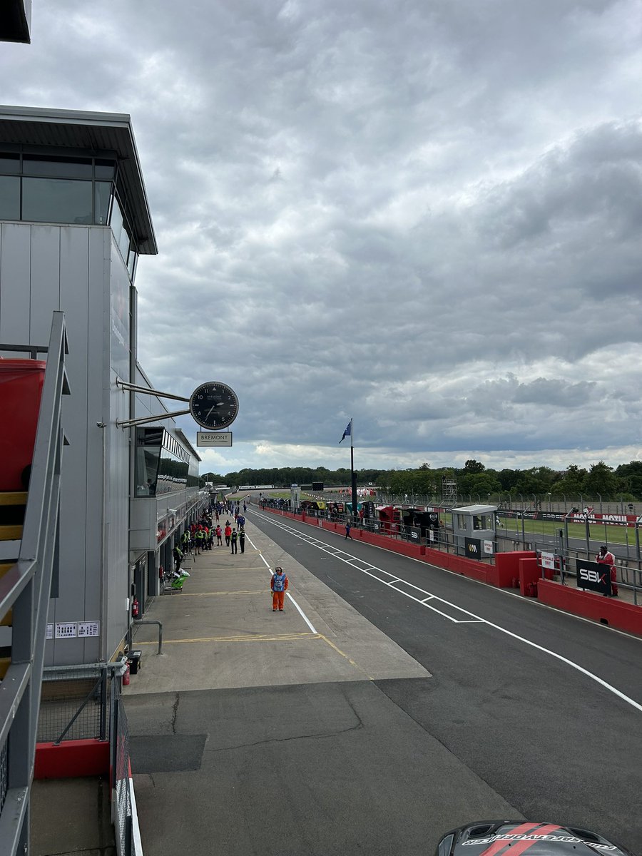 thesightinglap's tweet photo. What a busy 2 days it has been so far🤩🏍️

And we get to do it all again tomorrow🤪

#WorldSBK #DoningtonPark #UKWorldSBK https://t.co/BEpdviWYww