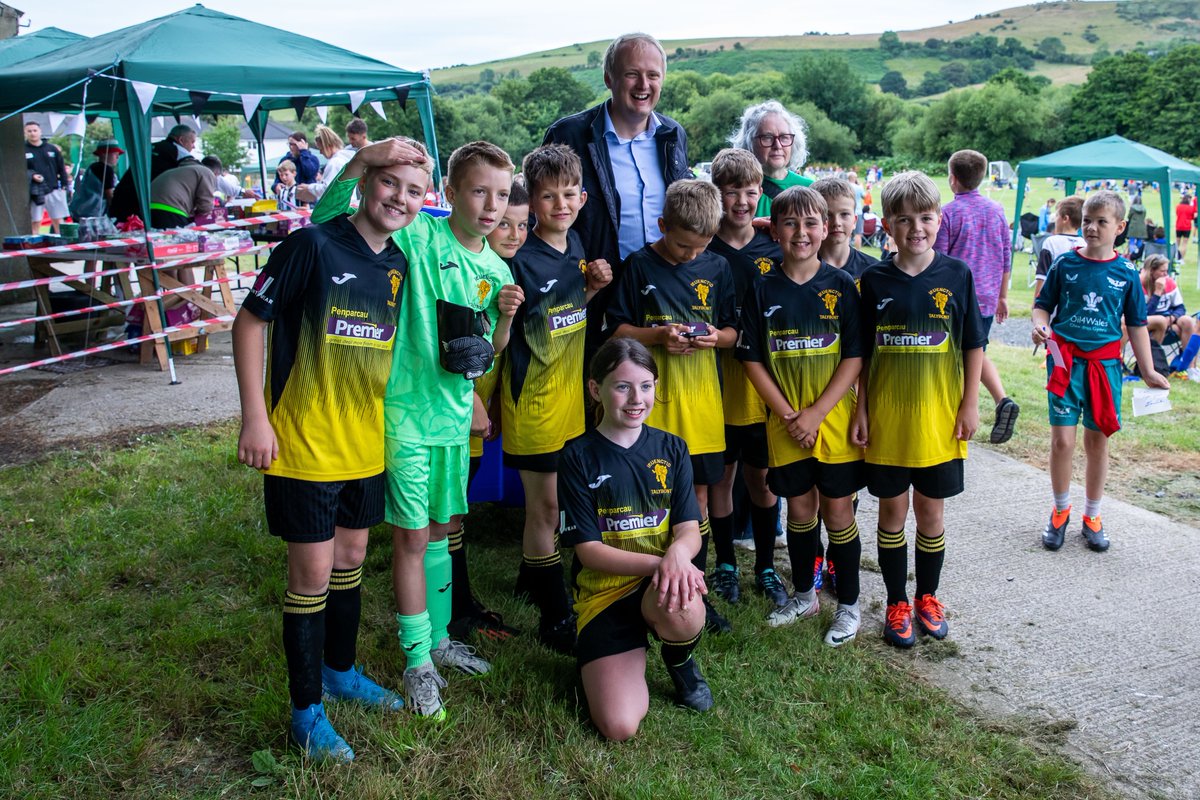 Colin Ewart/pitchsideimages (@colinewart3) on Twitter photo Nice to see our local AS/MP Ben Lake ๐ด๓ ง๓ ข๓ ท๓ ฌ๓ ณ๓ ฟ making an appearance at - <a href="/BowStreetFC/">Bow Street FC</a> Junior Football โฝ๏ธ Tournament at Cae Piod, Bow Street, Ceredigion, Wales (Pic by Colin Ewart/Pitchsideimages) <a href="/BenMLake/">Ben Lake AS/MP</a> Nice to see our local AS/MP Ben Lake ๐ด๓ ง๓ ข๓ ท๓ ฌ๓ ณ๓ ฟ making an appearance at - <a href="/BowStreetFC/">Bow Street FC</a> Junior Football โฝ๏ธ Tournament at Cae Piod, Bow Street, Ceredigion, Wales (Pic by Colin Ewart/Pitchsideimages) <a href="/BenMLake/">Ben Lake AS/MP</a>