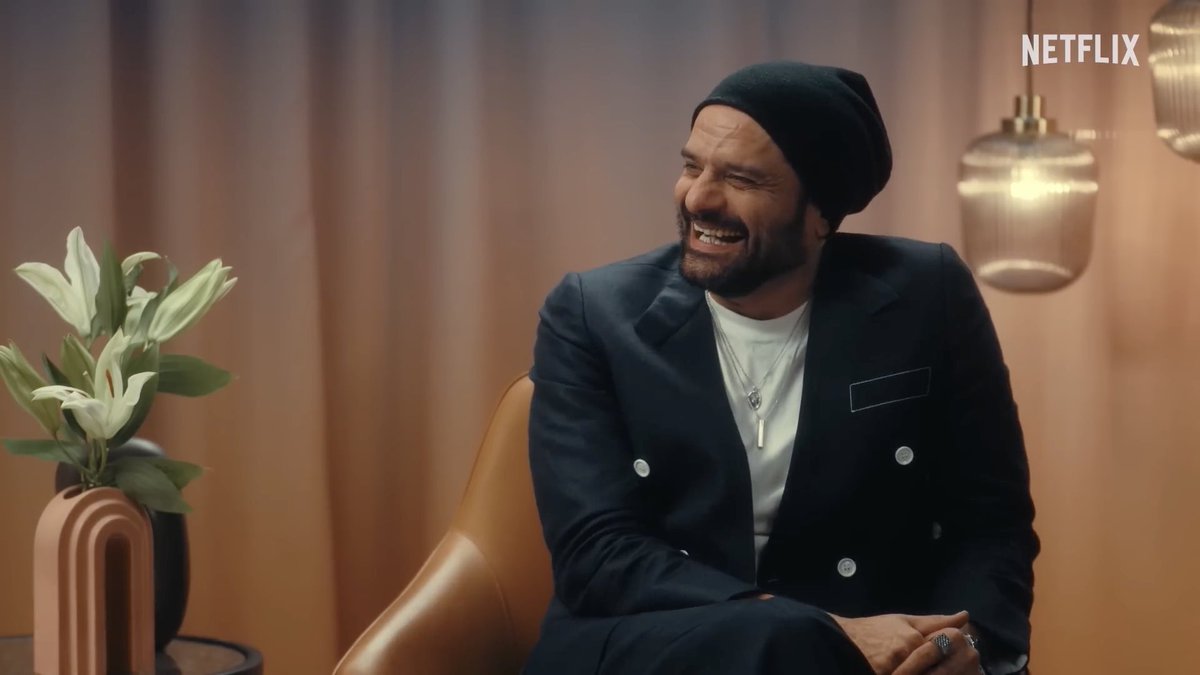 janhavi92's tweet photo. My first project as a Production Designer, and for Netflix, nonetheless! I had the opportunity to design this cozy, minimalistic setup for Netflix India’s Actor-on-Actor series. It was a treat watching @jaideepahlawat and #JunaidKhan have a conversation about their new film! 🤩 https://t.co/2leHWihUhJ