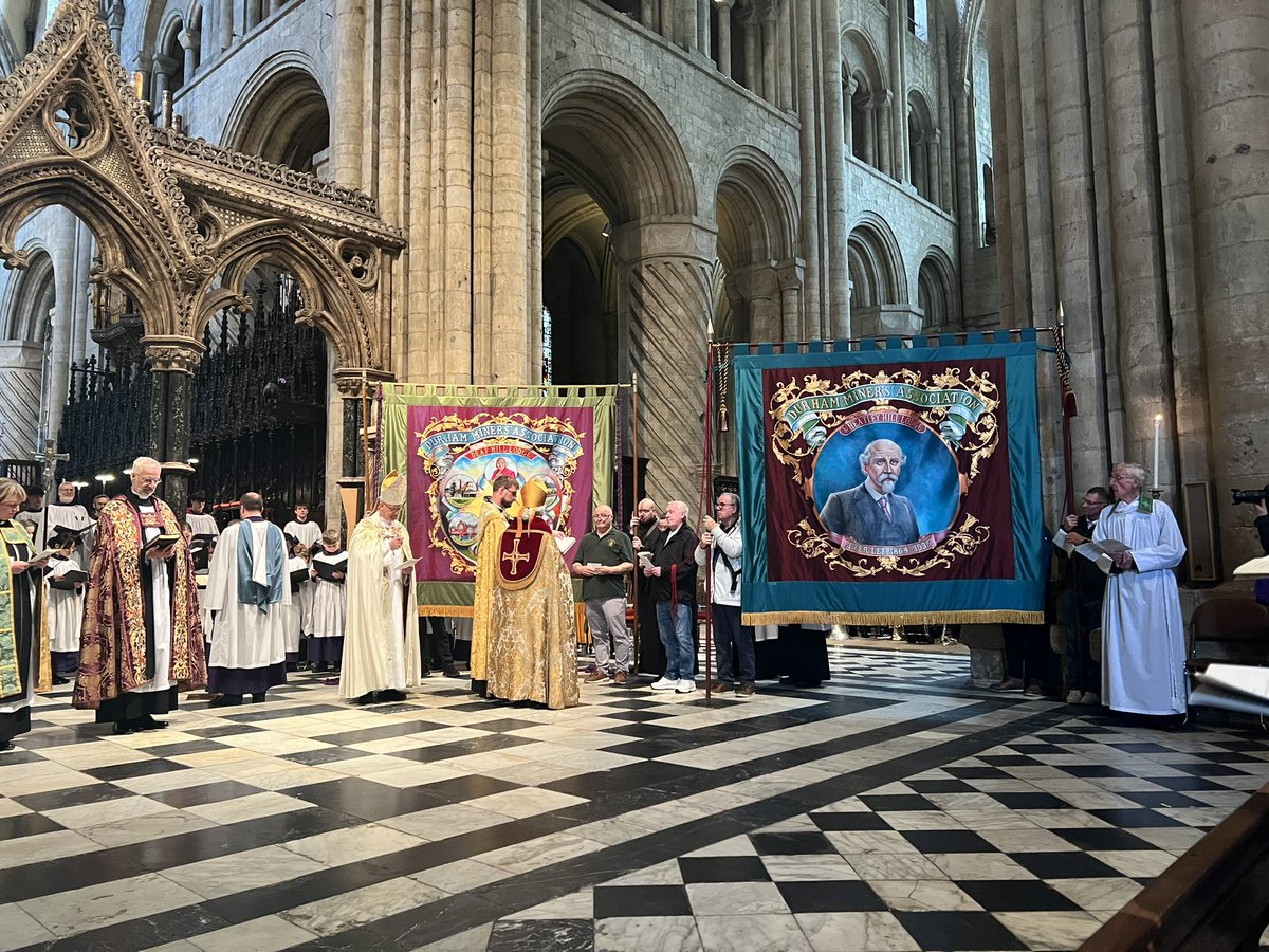 Durham Cathedral tweet media