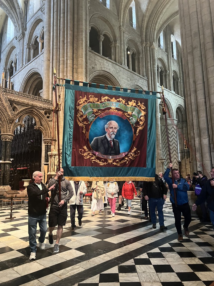 Durham Cathedral tweet media