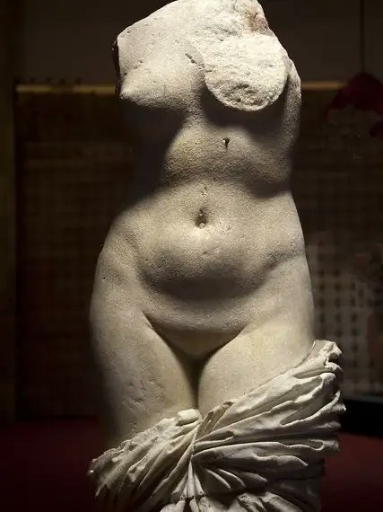 Afrodita, considerada la diosa más hermosa por muchos, tenía este tipo de cuerpo