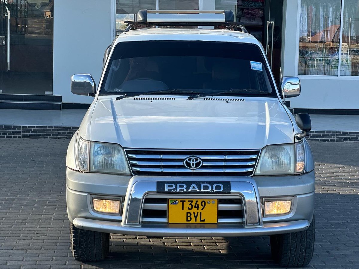 Innomagari's tweet photo. TOYOTA LANDCRUISER PRADO
Cc 2500
Year: 2001/02
Engine: 3RZ
Full ac
Full document 📃 
TYRE ZOTE NI MPYA
Fuel⛽️ : Petrol
GARI NI KALIII SANAAAA🔥

Bei: 14 Million✅ 
Dodoma📍

Call: 0785372663 https://t.co/b0WJQPVlK8
