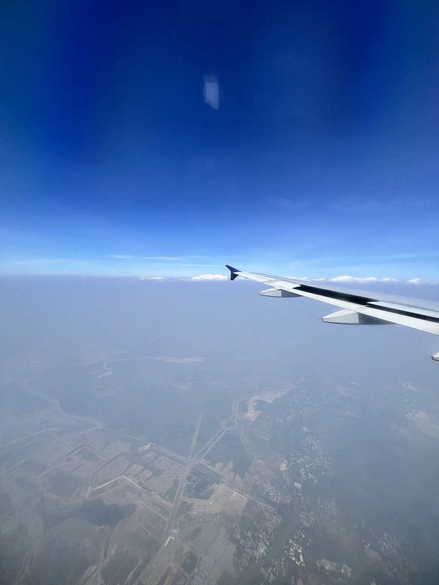 imamrhdn's tweet photo. @nafasidn Pantauan dr pesawat kemarin / jumat siang sebelum landing di cgk 😨 https://t.co/H2CzSWLOJm