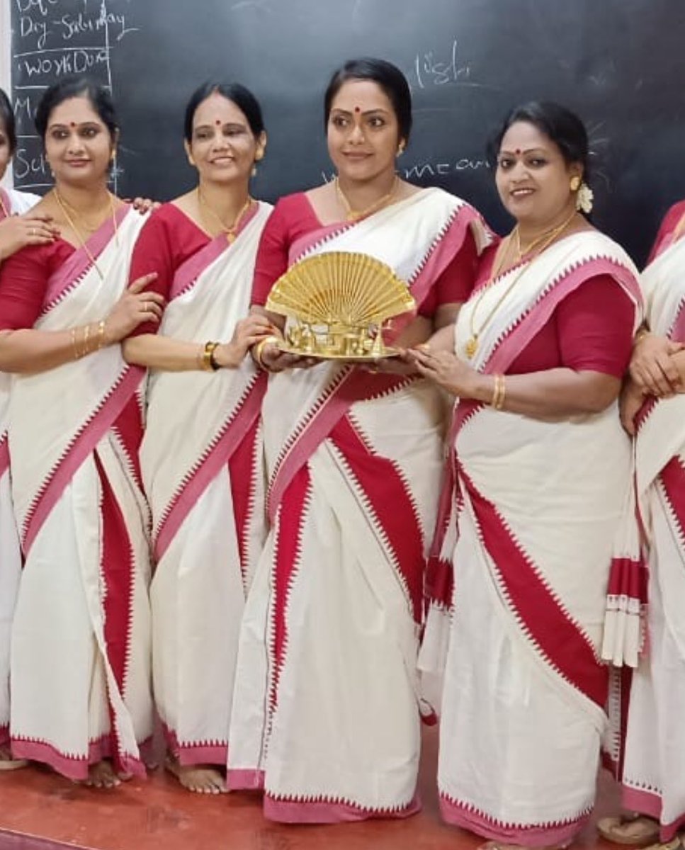 jlxmi11's tweet photo. Performed Thiruvathira, a joyous Ritualistic dance in CTMA’s Utsav with my friends today in Chennai . #SaturdayMorning
#Chennai #Jlposts https://t.co/v19do6drle