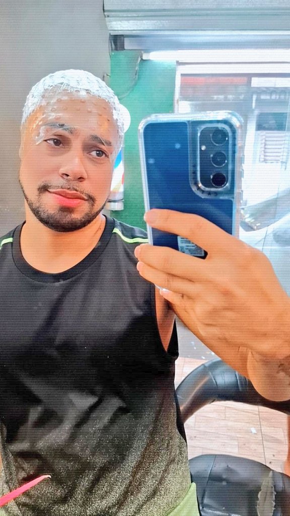 Carlinhounha's tweet photo. Tentei ficar mas ou menos bonito  🤣🤣🥰 https://t.co/qJL8TAxYSq