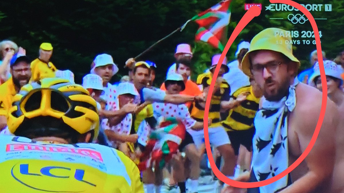 But_it_was_fun's tweet photo. Who is this? Caught throwing stuff in the face of both @TamauPogi and @VingegaardJonas Identify and report to @PoliceNationale #TourdeFrance2024 @LeTour https://t.co/K68r4Kz9vD