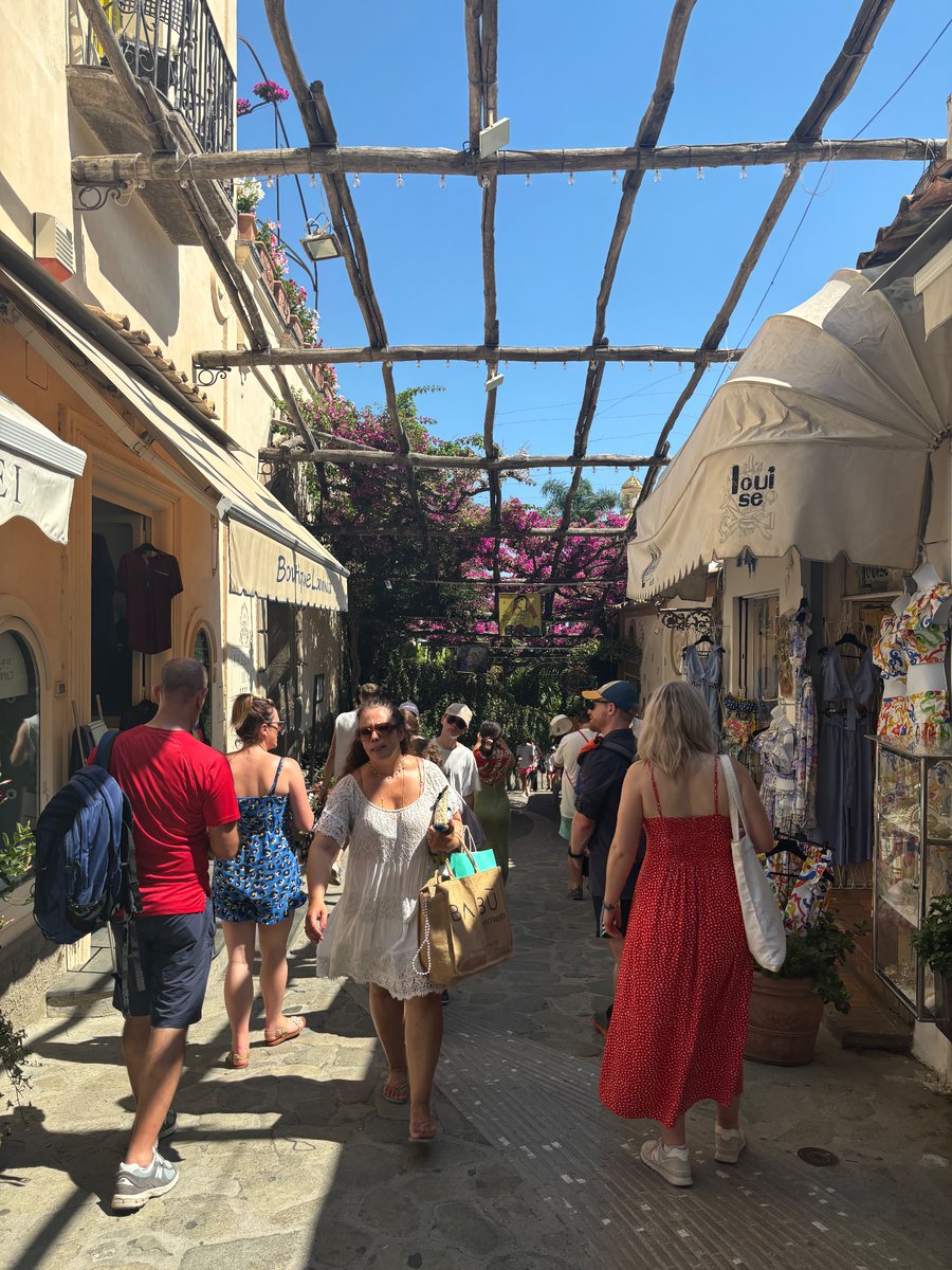 geography_smc's tweet photo. Day 4: beautiful Positano with a ferry ride along the Amalfi coast. https://t.co/jDb4ZBw4vH