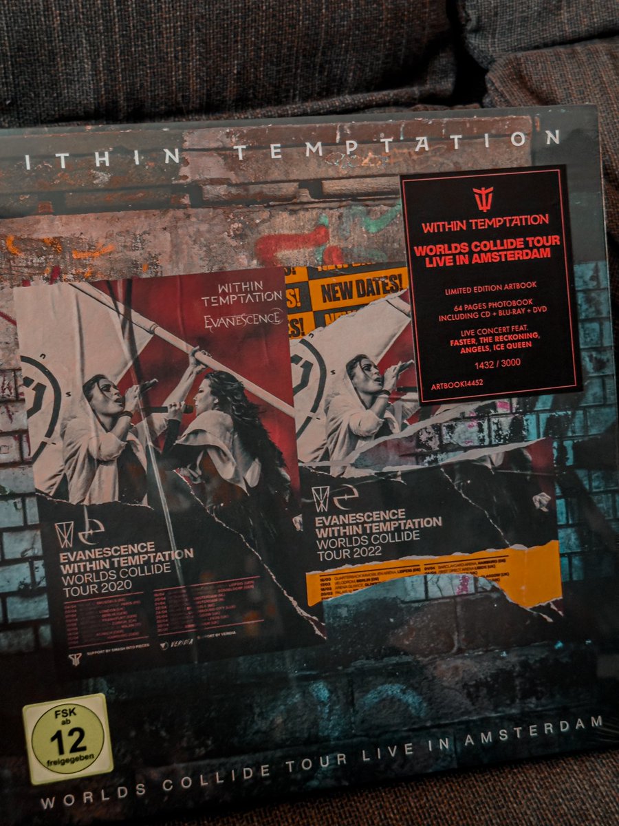 Wiccans07's tweet photo. Hoy al fin encontré la edición limitada de #WorldCollideTour de @WTofficial ! 🖤 https://t.co/qJzGm471ND