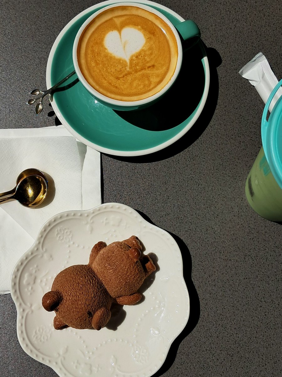 skuluvaffaire's tweet photo. Le café le plus mimi qui existe JE PLEURE https://t.co/ToDxDhdp67