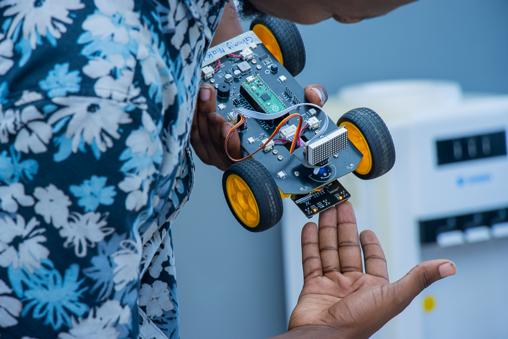 techkidzafrica's tweet photo. #Kenya needs builders!   #elimupibikathon bridges the gap in #STEMEducation by putting 1500 robotics kits in 300 schools. Invest in the next generation of problem-solvers 
https://t.co/kgDCIWCSmz
 #EducationForAll  #Robotics 
@swahilipothub @EdTechEAfrica https://t.co/0r1lv0C6bB