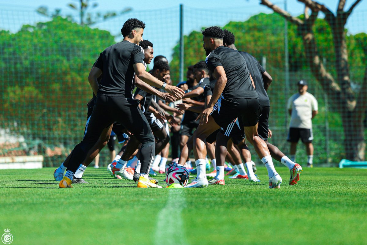 AlNassrFC's tweet photo. نعمـل بحـب وشـوق 🤩
#النصر_في_البرتغال 🇵🇹 https://t.co/nE87dhiOt1