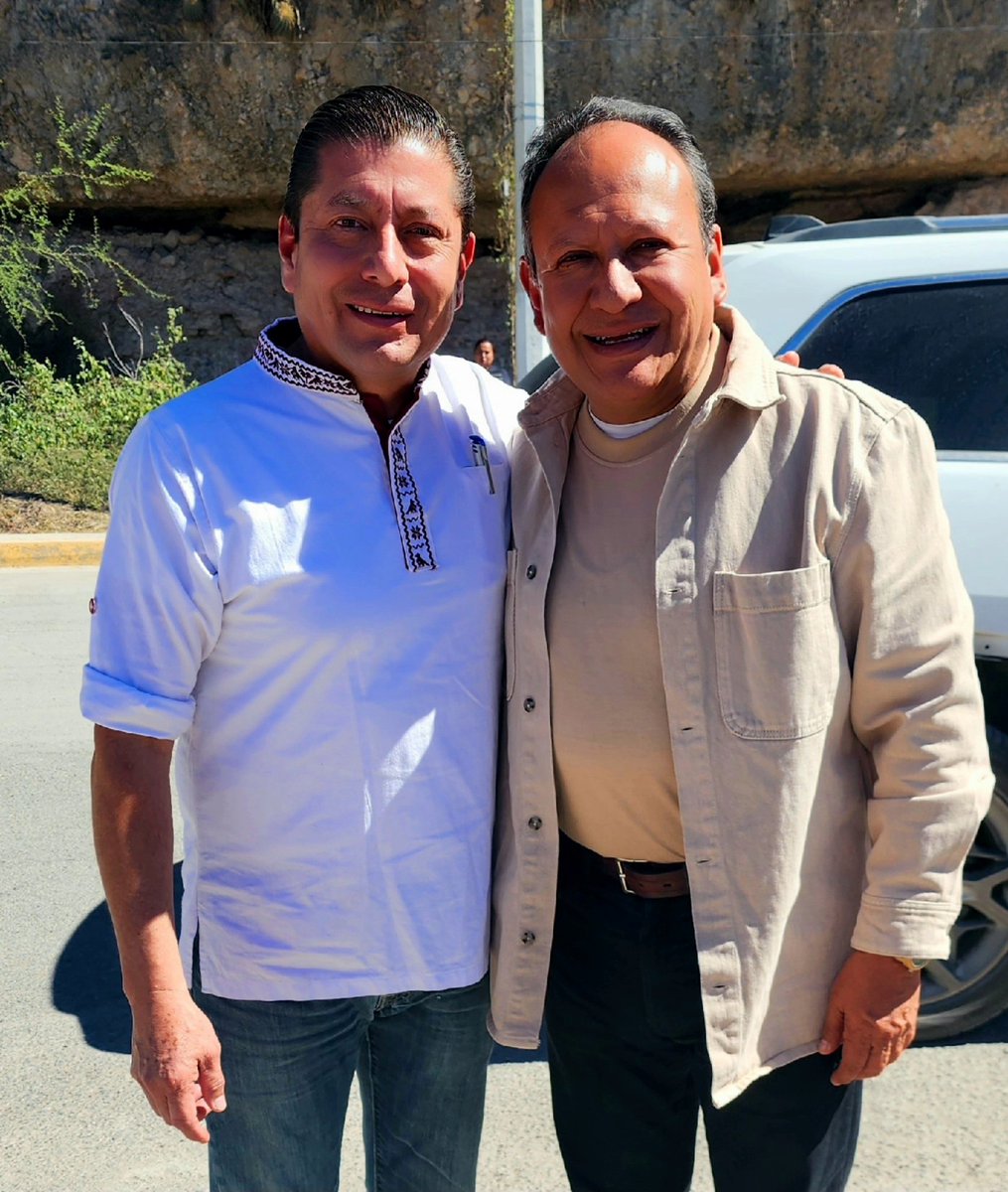 Muchas felicidades a un buen amigo, senador <a href="/NavorRojasM_/">Navor Rojas</a> . Un abrazo con afecto y cariño por su cumpleaños. Que este año que inicia en la vida sea un año lleno de felicidad, alegría y salud. Feliz cumpleaños amigo apreciado 🙏🏼🙏🏼🙏🏼👏🏼👏🏼👏🏼👏🏼🎼🎼🎂🎂🎂