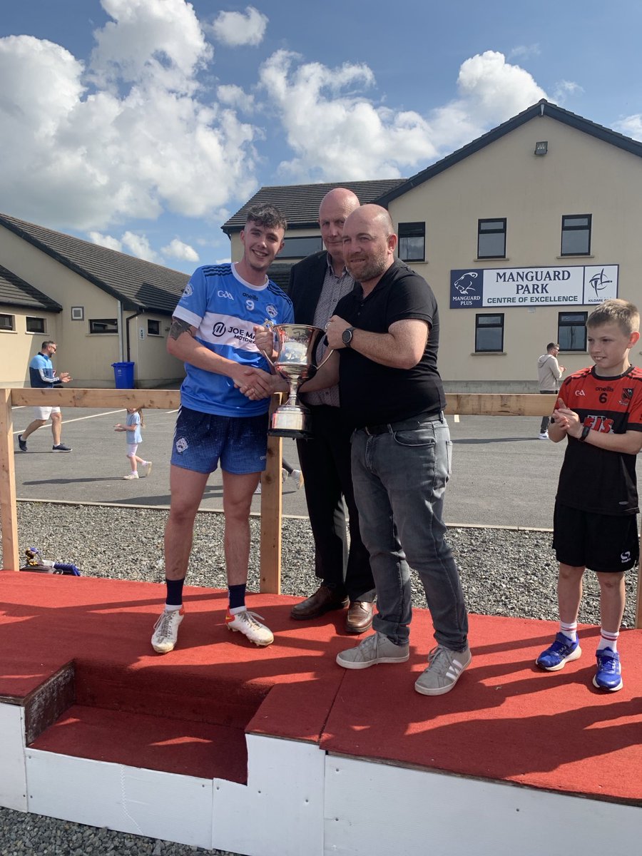 KildareGAA's tweet photo. Team captain Rory Moran accepting the 2024 Hanlon Concrete LTD Senior Football League Division 2 cup on behalf of Allenwood GAA https://t.co/uZtZehRIEc