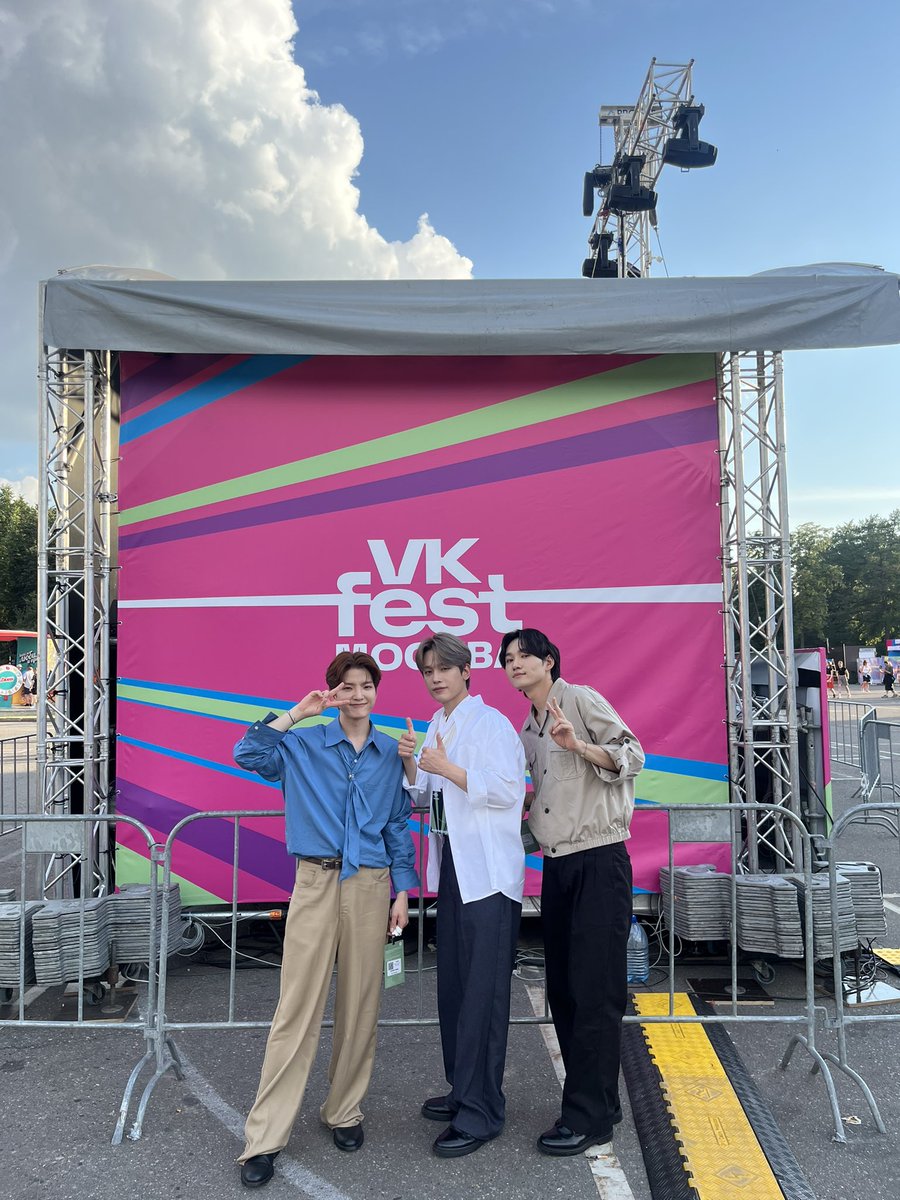 Band_W24hours's tweet photo. VK Festival был лучшим! 🔥
Спасибо, что были с нами.

#w24 #howon #jonggil #yunsoo
#moscow #vkfest https://t.co/0h1XPXK2d4