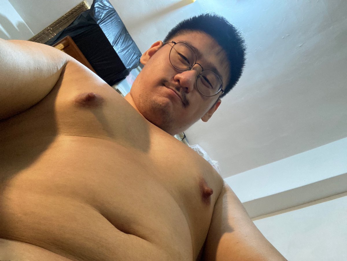 💦熱到不想穿….(咦