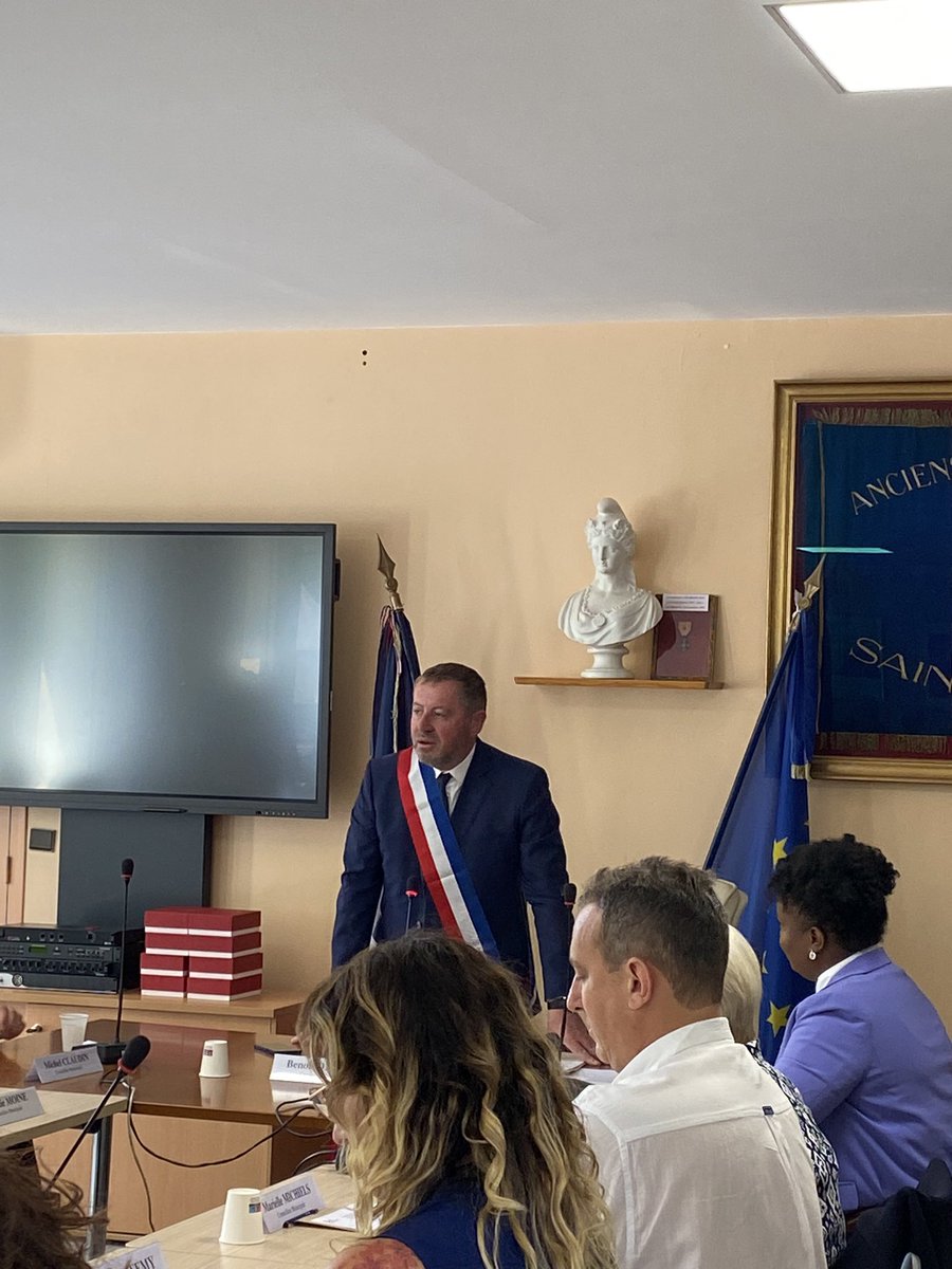 RoullaudBeatric's tweet photo. Fière d’avoir d’accompagné nos 3 conseillers municipaux de la liste «Rassemblement pour #SaintPathus» conduite par #Rodolphe Lachaise au conseil municipal d’installation.
Félicitations à Benoît Dantec et à tous les élus. Je leur souhaite bon travail.
@groupeRN_off
@RNational77 https://t.co/fjiag1SKZh