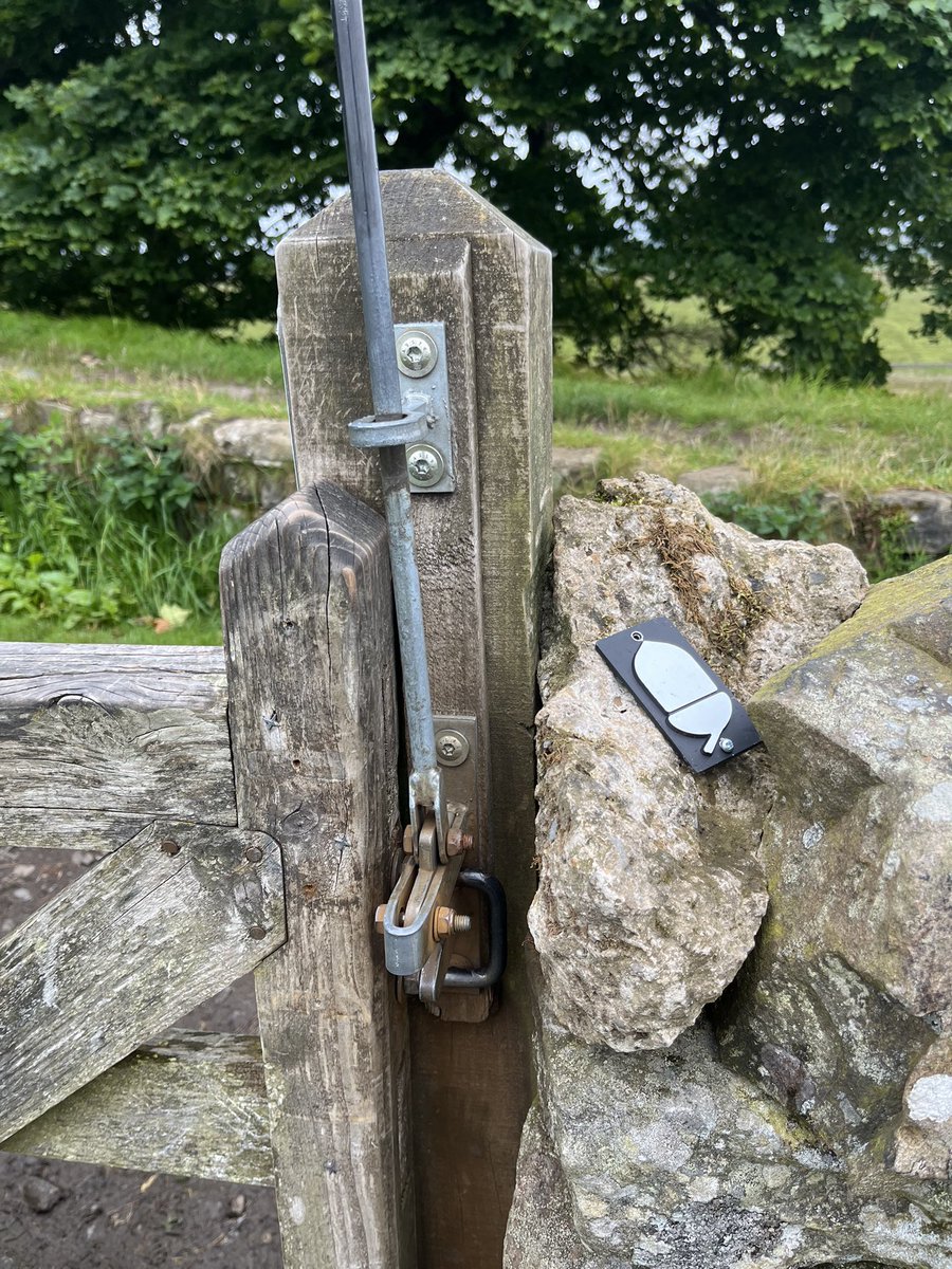 DougF1964's tweet photo. A small repair on Hadrians Wall Trail near Housesteads. In theory a 2 minute job but actual time was near 30 minutes. Lovely to chat to so many visitors coming through the gate. 😃 @NlandNP @HWpath https://t.co/APkdhTx9DM