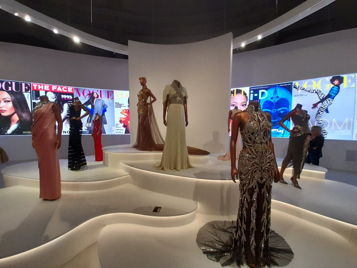 LondonWunderbar's tweet photo. Thank you @NaomiCampbell and @V_and_A for the wonderful and amazing #NAOMI: In Fashion exhibition. It was an absolute delight. If you love fashion, you don't want to miss this one. #LoveLondon https://t.co/6RNCkgKgKx