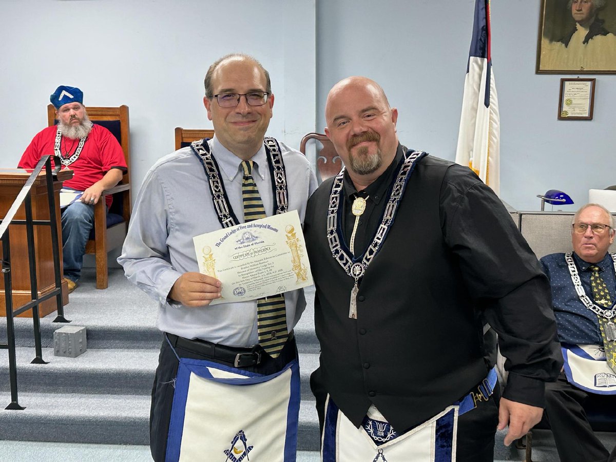 harmonymasons's tweet photo. Right Worshipful Jimmy Bosch distributed certificates of completion of the Master Mason written exams. https://t.co/YlDGWaJbqn