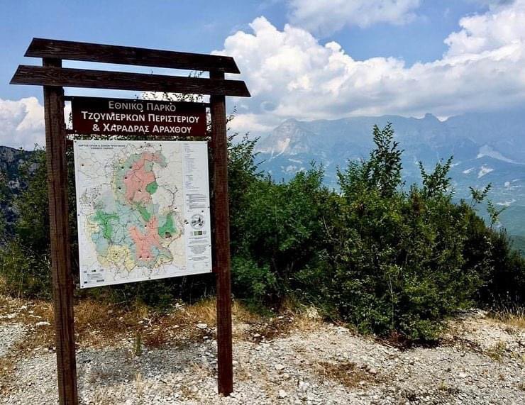 grifeo's tweet photo. #presstour in #Epiro alcuni anni fa, appena prima del covid. Fu molto divertente, conoscemmo e provammo tante cose, tutte poi raccontare nei nostri articoli. Non immaginavamo di dover fare pure #rafting… e quelle acque ghiacciate 😂🥶
#Grecia #Greece https://t.co/jQWvtvZdfu