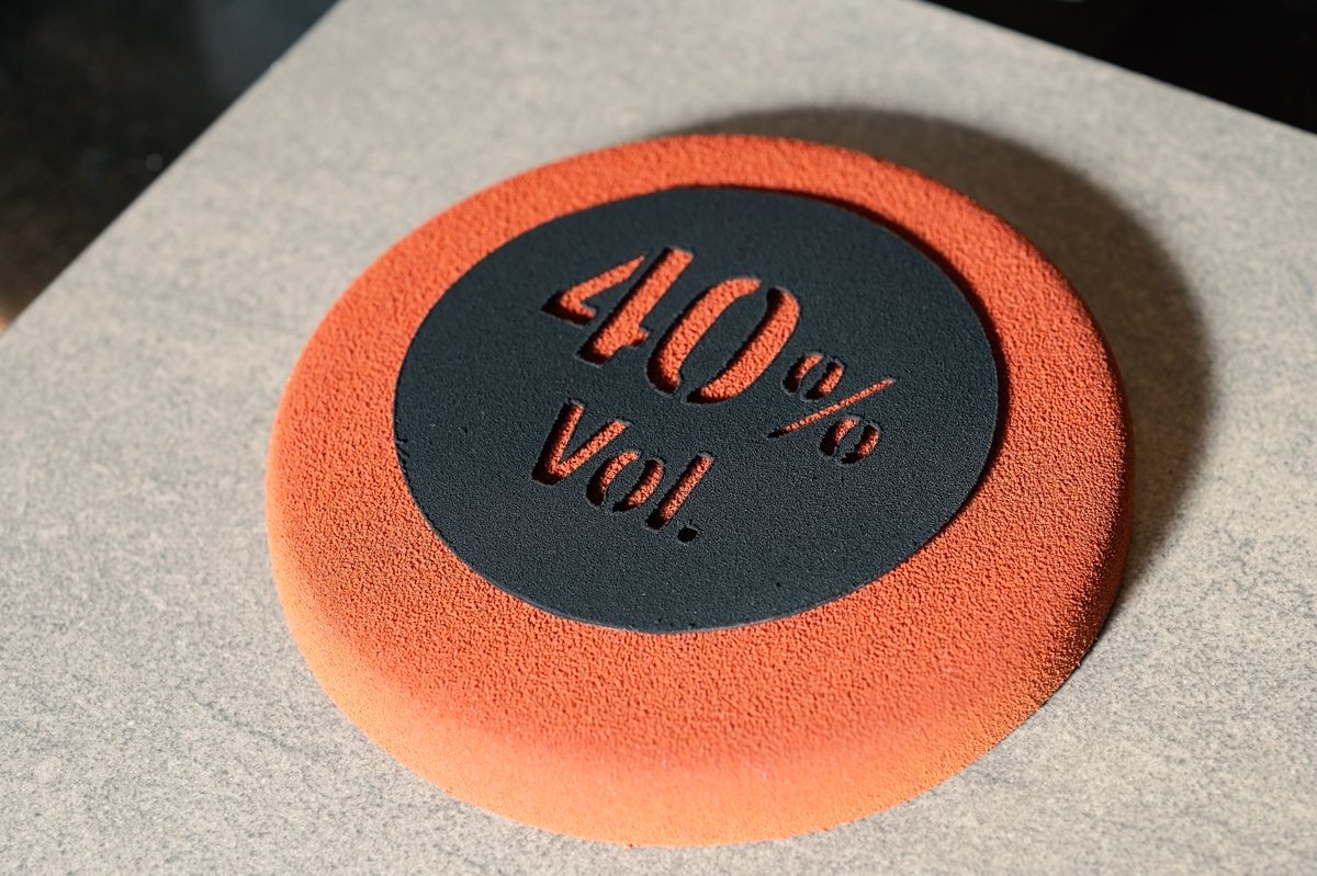 Explora el món dels torrons amb el chef Josep Maria Ribé. Del 7 al 9 d'octubre, aprèn tècniques tradicionals i modernes per elaborar aquest dolç de Nadal. No t'ho perdis! 🎄✨ chocolate-academy.com/es-ES/formacio…