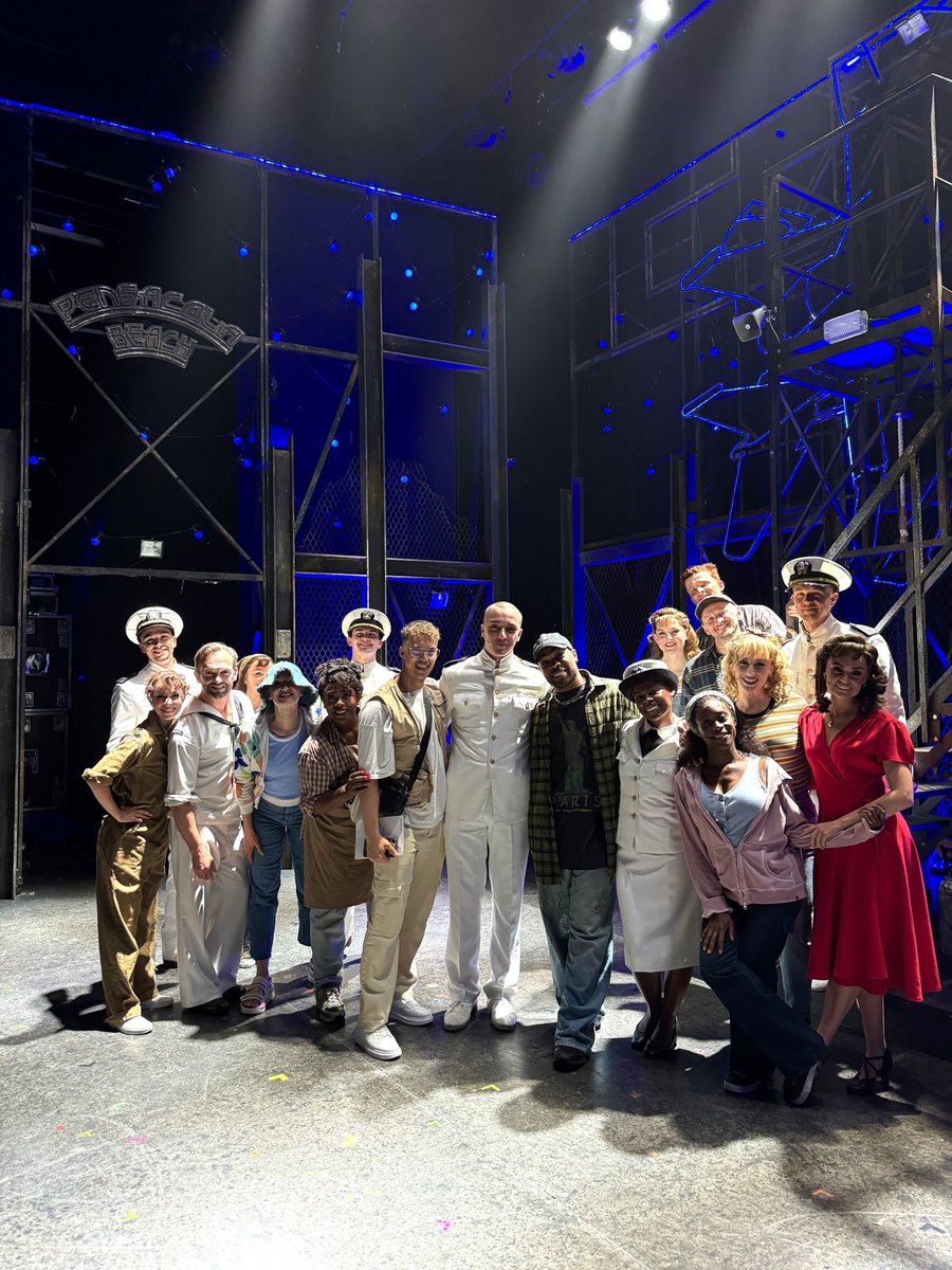 Saluting <a href="/todrlck/">Todrick Hall</a> 🫡 who stopped by to watch An Officer and a Gentleman yesterday! ✈️

#LoveLiftUsUp