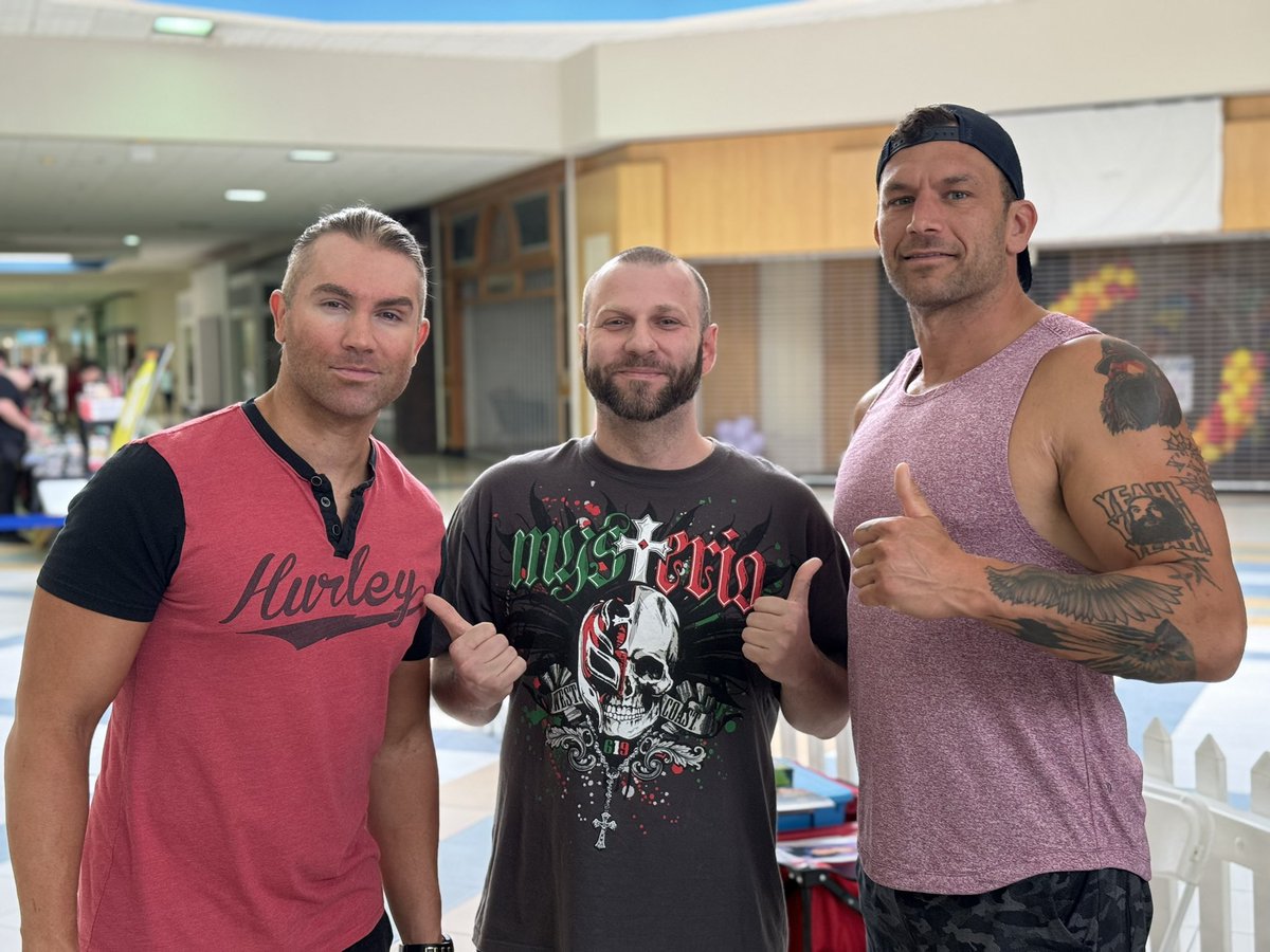 JsmallSAINTS's tweet photo. Just met #Breezango ! @MmmGorgeous @DirtyDangoCurty https://t.co/Ph5vhRCZH5