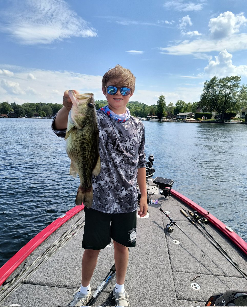 TQARecruiter's tweet image. Final Day at @lakegeorge in the books. The BrayZMan put a scare into the leader before finishing a close second.  Outstanding Northern finesse fishing technique on display including use of the @Zmanfishing SMH worm in a Neko Rig configuration! #mudbug 
Let's gooooooooooooooooo!