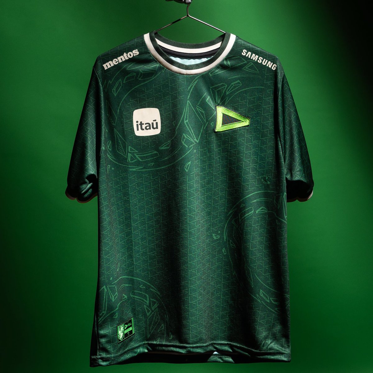 🍀 Sorteio de 2 Jerseys da Loud (Hydra)
• Retweetar
• Curtir
• Seguir a conta <a href="/gpietr0/">Pietro</a>
• Marcar 2 contas no post (Marcar diversas vezes não fará diferença, então só marque uma vez)

Todos os passos devem ser seguidos. Sorteio será realizado no dia 27/07 (Será feito em live, 1