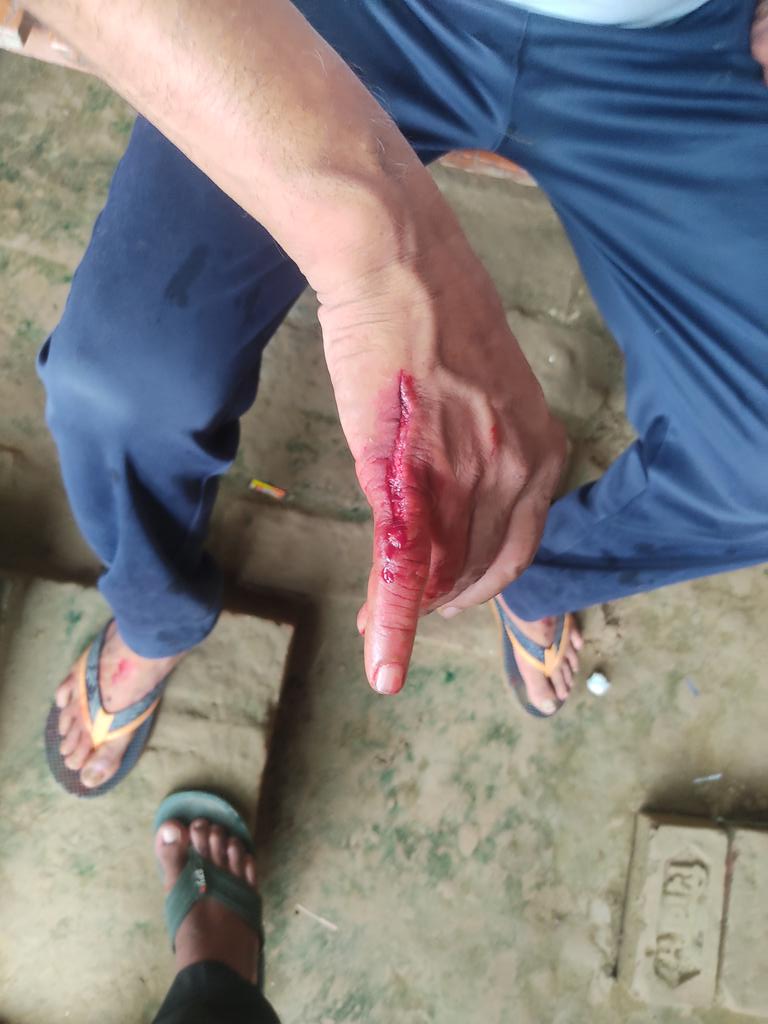 SantSatyam's tweet photo. @UpforestUp @UPGovt @CMOfficeUP @Uppolice *बन्दर का आतंक*
दिनाँक 13/07/2024
ग्राम सभा = मोहमदाबाद एवं खतिवपुर
तहसील = कादीपुर
जिला = सुल्तानपुर
उत्तर प्रदेश 228145
पिछले कुछ दिनों से ग्राम सभा व आस पास के क्षेत्र में श्री बन्दर जी के आतंक से क्षेत्र की जनता परेशान हैं। https://t.co/kC0JJXWErt